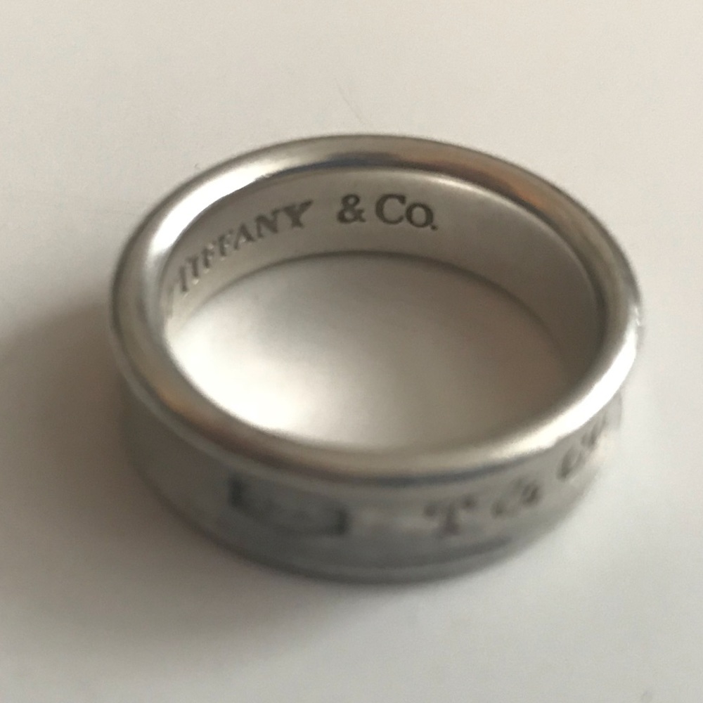 Tiffany & Company classic 1837 ring size 9.5